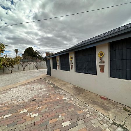 Favour Guest House Polokwane Exteriér fotografie